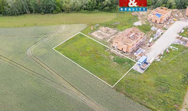 Prodej stavebního pozemku 1 015 m², Dříteč, okres Pardubice
