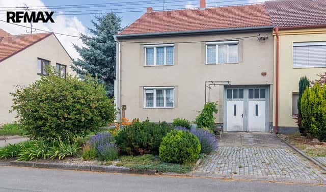 Prodej domu 180 m² s pozemkem 230 m², Velké Bílovice, okres Břeclav