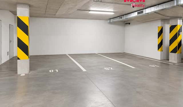 Pronájem garážového stání, 12 m2, Plzeň, ul. U Tržiště, U Tržiště, Plzeň – Jižní Předměstí, okres Plzeň-město