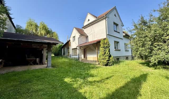 Prodej domu 260 m² s pozemkem 2 048 m², Družec, okres Kladno