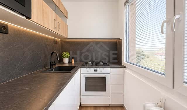 Prodej bytu 1+kk 26 m², Českolipská, Praha 9