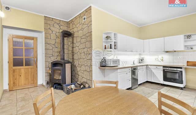 Prodej nájemního domu, činžáku 1 028 m², Česká Kamenice – Kerhartice, okres Děčín