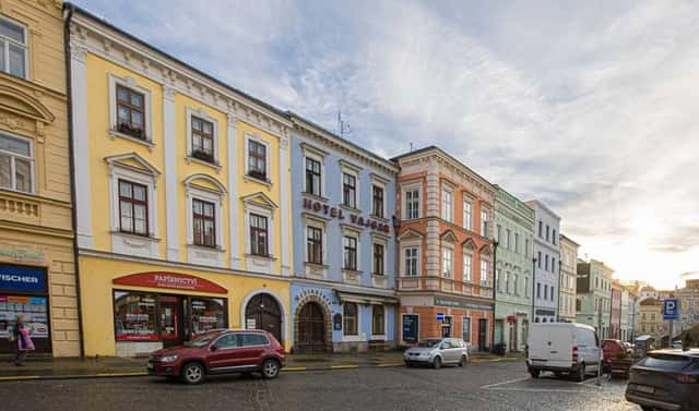Pronájem bytu 2+1 100 m², nám. Míru, Jindřichův Hradec – Jindřichův Hradec I