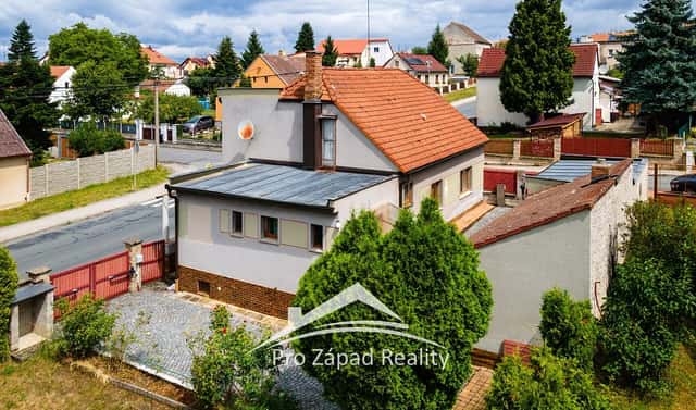 Prodej domu 196 m² s pozemkem 276 m², Komenského, Chlumčany, okres Plzeň-jih