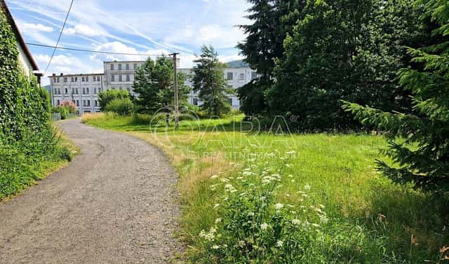 Prodej stavebního pozemku 1 409 m², Dolní Podluží, okres Děčín