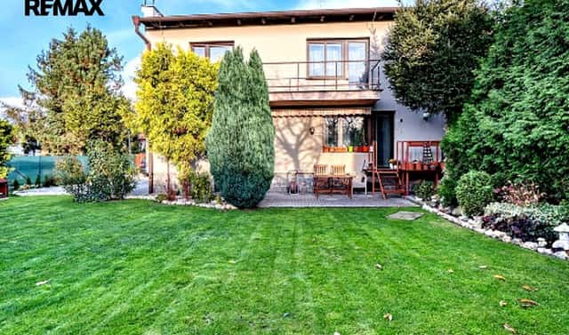 Prodej domu 292 m² s pozemkem 602 m², Na barikádách, Praha 9 – Čakovice
