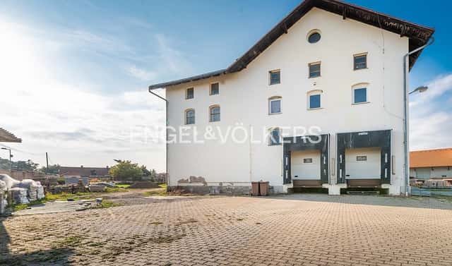 Pronájem kanceláře 3 032 m², Lípová, Třebestovice, okres Nymburk