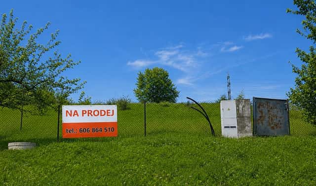 Prodej stavebního pozemku 1 516 m², Sendražice, okres Hradec Králové