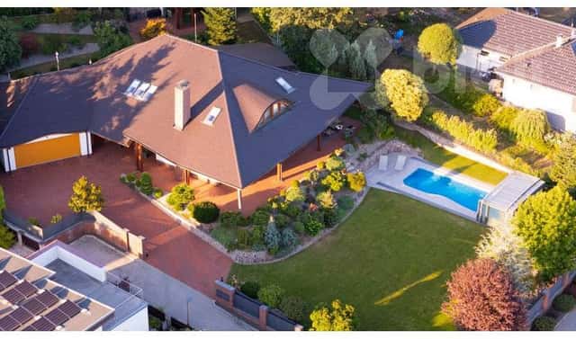 Prodej domu 400 m² s pozemkem 1 632 m², Na Vinici, Vysoká nad Labem, okres Hradec Králové