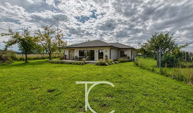 Prodej stavebního pozemku 1 598 m², Kateřinice, okres Nový Jičín