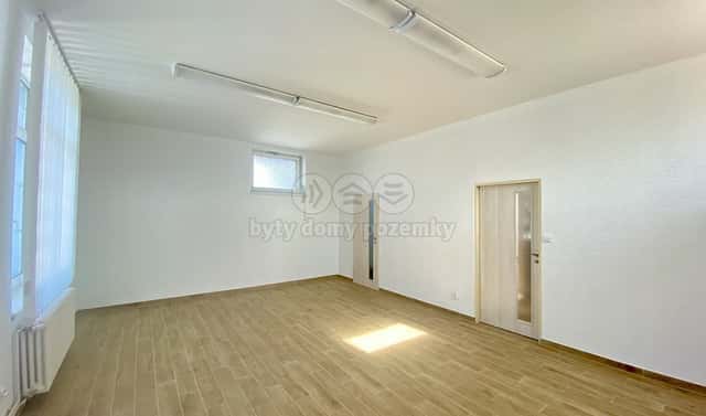 Pronájem kanceláře 43 m², Hlubčická, Krnov – Pod Bezručovým vrchem, okres Bruntál