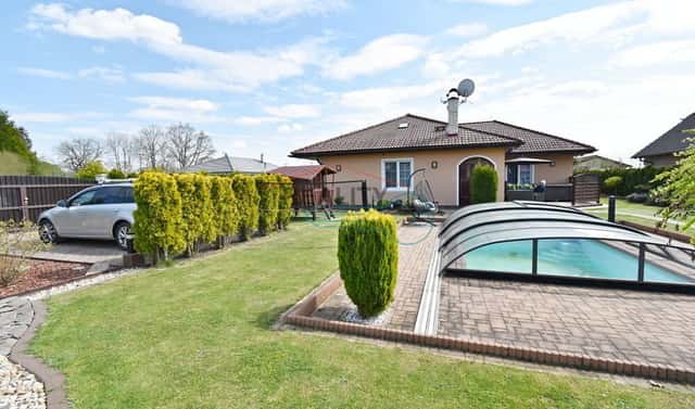 Prodej domu 137 m² s pozemkem 1 035 m², Pětihosty, okres Praha-východ