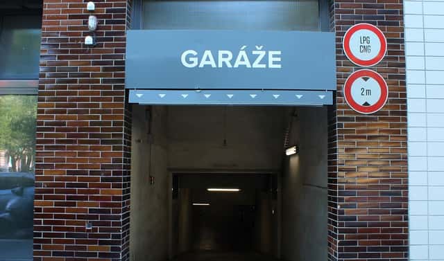 Garážové stání na Praze 7, 12m2, Tusarova, Praha 7 – Holešovice