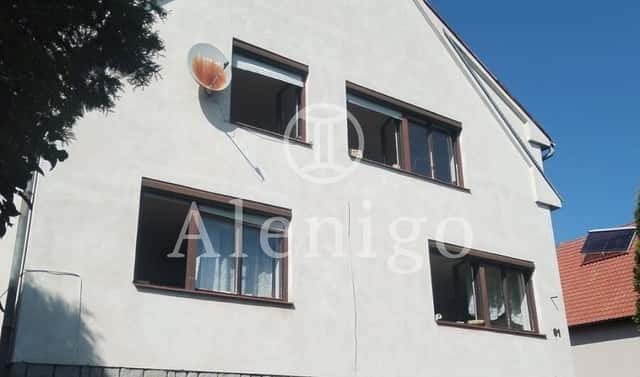 Prodej domu 285 m² s pozemkem 484 m², Na Hůrkách, Nový Knín, okres Příbram