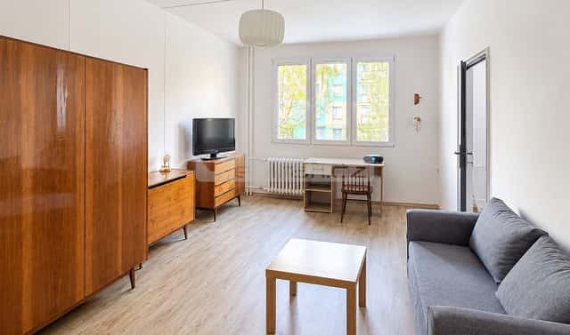 Pronájem bytu 2+1 22 m², Pod Vrchem, Plzeň – Lobzy, okres Plzeň-město