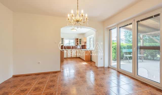 Prodej bytu 4+kk 122 m², Třemblatská, Zvánovice, okres Praha-východ