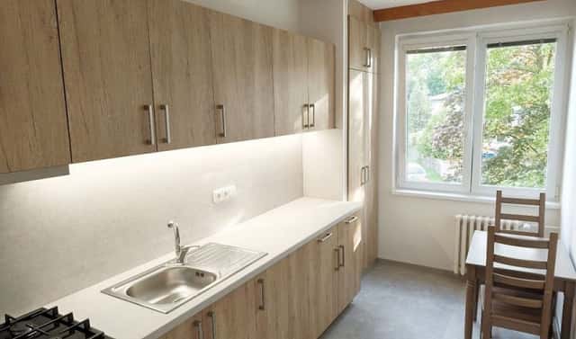 Pronájem bytu 3+1 80 m², Pod Strání, Hradec Králové – Třebeš