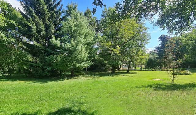 Prodej stavebního pozemku 1 018 m², Josefa Lady, Úvaly, okres Praha-východ