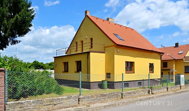 Prodej domu 215 m² s pozemkem 892 m², Jenečská, Hostivice, okres Praha-západ
