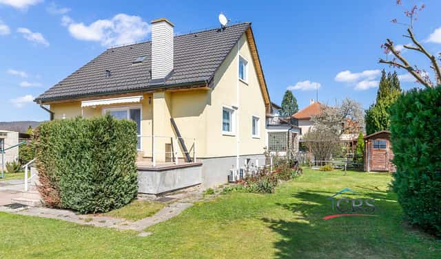 Prodej domu 105 m² s pozemkem 931 m², Spojovací, Lety, okres Praha-západ