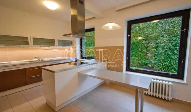 Pronájem domu 417 m² s pozemkem 1 263 m², Ke hrádku, Praha 4 – Kunratice
