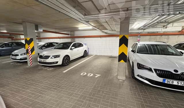 Prodej garážového stání, Pardubice, Východní ulice, Pardubice – Pardubičky