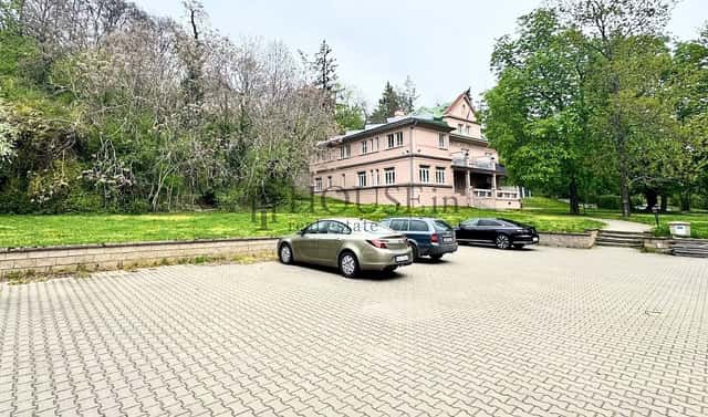 Pronájem parkovacího stání, 12 m2 - Praha - Vysočany, Jandova, Praha 9 – Vysočany