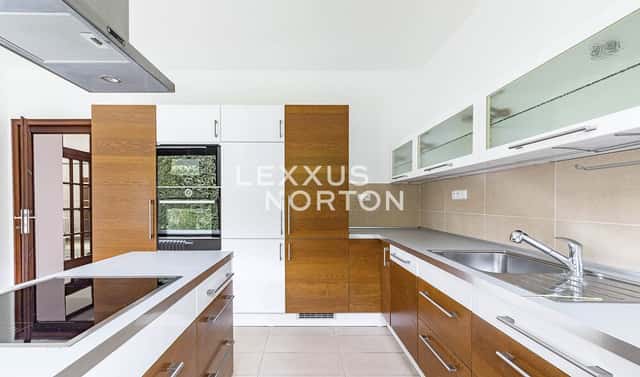 Pronájem domu 417 m² s pozemkem 1 263 m², Ke hrádku, Praha 4 – Kunratice