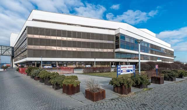 Pronájem obchodních prostor 653 m², Praha 4