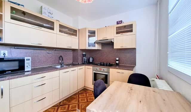 Prodej bytu 2+1 62 m², Holešická, Chomutov