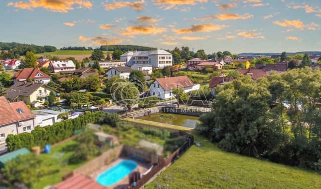 Prodej stavebního pozemku 1 555 m², Krhanice, okres Benešov