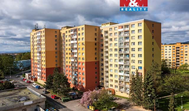 Prodej bytu 2+1 62 m², Holešická, Chomutov