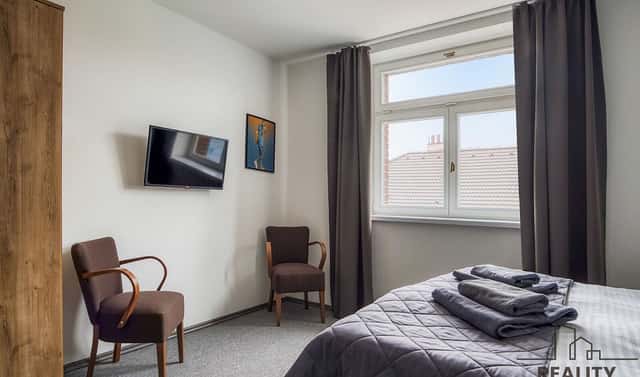 Pronájem bytu 1+kk 24 m², Ječná, Praha 2 – Nové Město