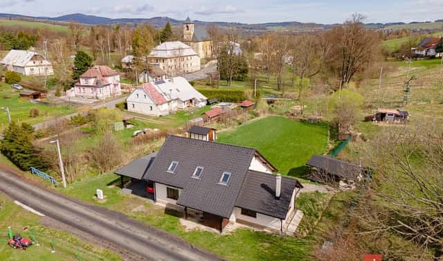 Prodej domu 261 m² s pozemkem 1 916 m², Rudná pod Pradědem – Stará Rudná, okres Bruntál