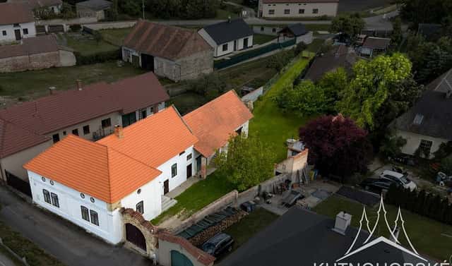 Prodej domu 414 m² s pozemkem 1 000 m², Velenka, okres Nymburk