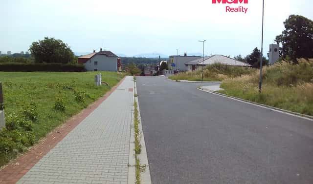 Prodej stavebního pozemku 1 021 m², Hradecká, Ostrava – Svinov, okres Ostrava-město