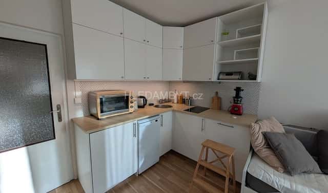 Pronájem bytu 1+kk 27 m², Kyselova, Praha 8 – Kobylisy
