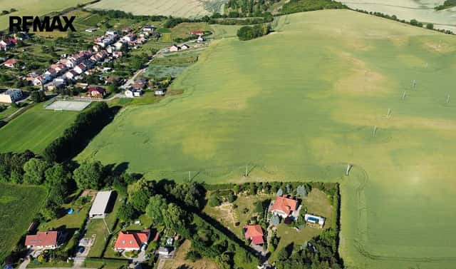 Prodej stavebního pozemku 23 608 m², Kostelec, okres Hodonín