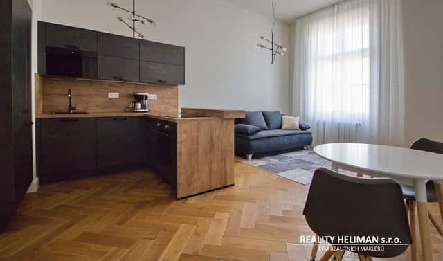 Pronájem bytu 2+kk 72 m², Dlážděná, Praha 1 – Nové Město