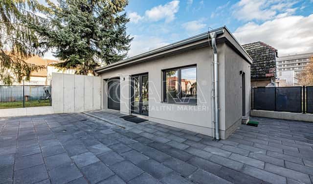 Pronájem kanceláře 27 m², Květnická, Praha 10 – Strašnice