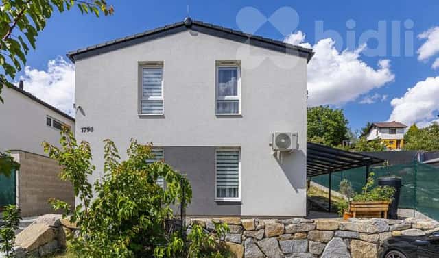 Prodej domu 96 m² s pozemkem 412 m², Višňovka, Kladno – Švermov