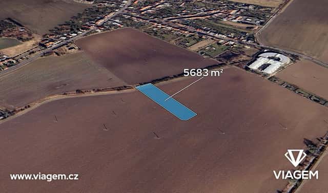 Prodej pole 1 420 m², Kroměříž