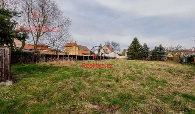 Prodej stavebního pozemku 1 430 m², Bechlín – Předonín, okres Litoměřice