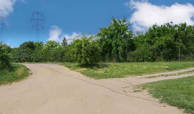 Prodej komerčního pozemku 2 761 m², Otvovická, Praha 6 – Suchdol