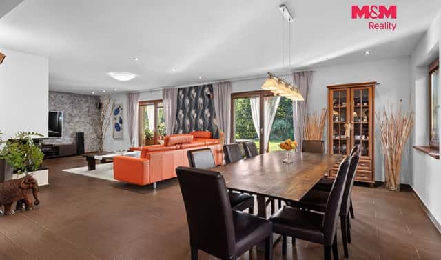 Prodej domu 305 m² s pozemkem 912 m², Hradečno, okres Kladno