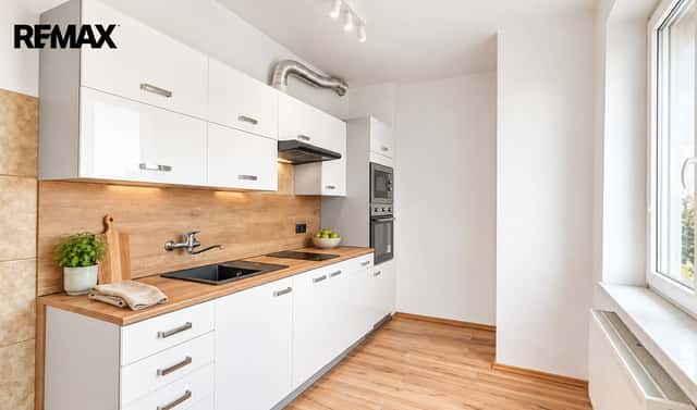 Prodej bytu 2+kk 62 m², Petrohrad, okres Louny