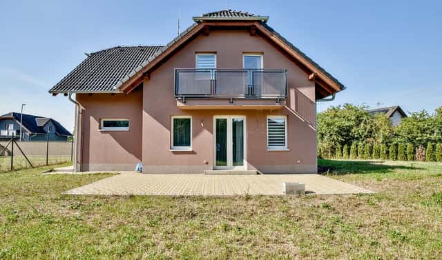 Pronájem domu 138 m² s pozemkem 1 024 m², Datlová, Postřižín, okres Mělník