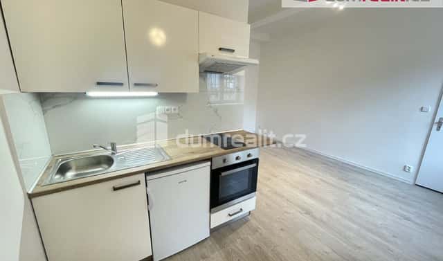 Pronájem bytu 1+kk 25 m², Moulíkova, Praha 5 – Smíchov
