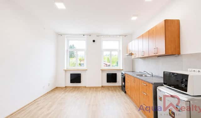 Pronájem bytu 1+kk 26 m², Chebská, Karlovy Vary – Dvory