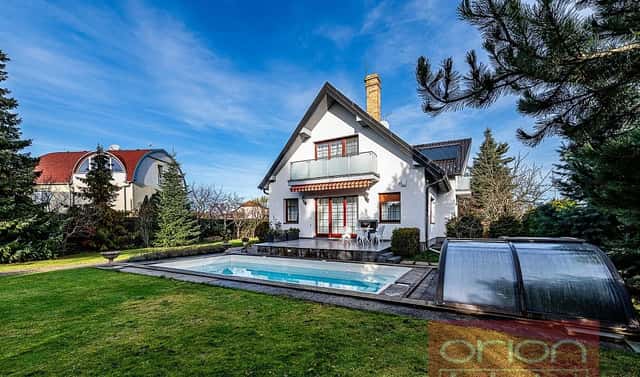 Pronájem domu 253 m² s pozemkem 900 m², Havraní, Praha 6 – Suchdol
